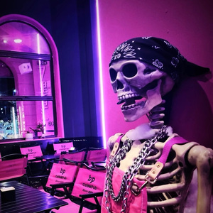 打麻将输了让男人吃奶抵
